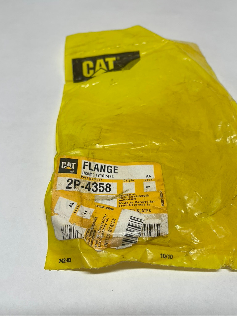 CAT Caterpillar 2P-4358 Hydraulic Flange Cover 2-Bolt OEM Heavy Equipment
