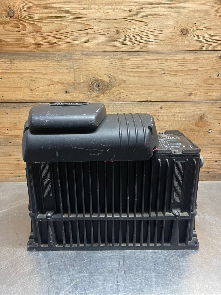 OutBack Power Systems OBS-0014-002 Sine Wave Inverter Charger 30A Transfer