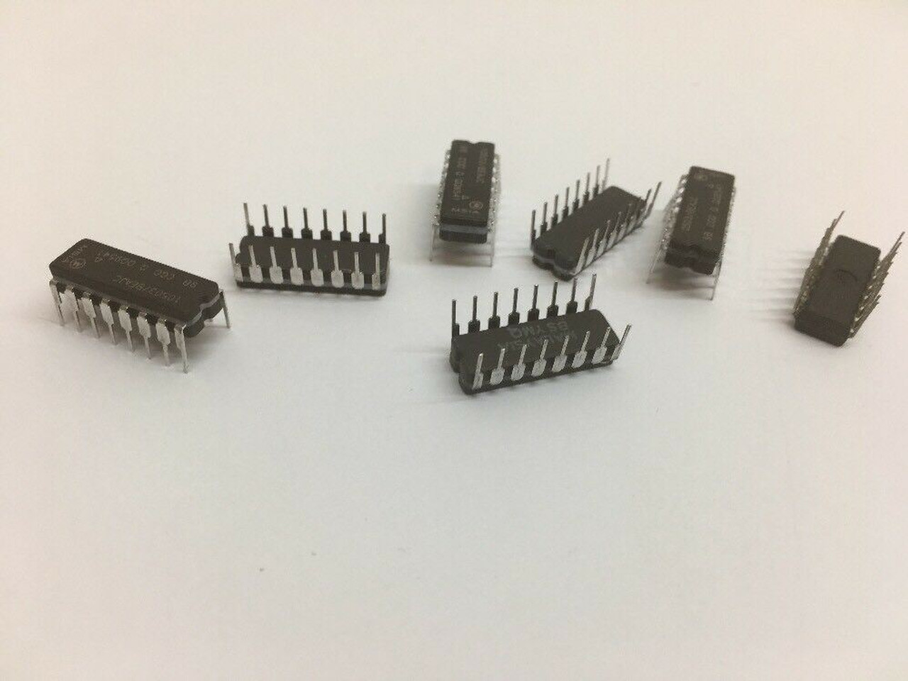 Digital Microcircuit 10503BEAJC Freescale Semiconductor Lot of 7