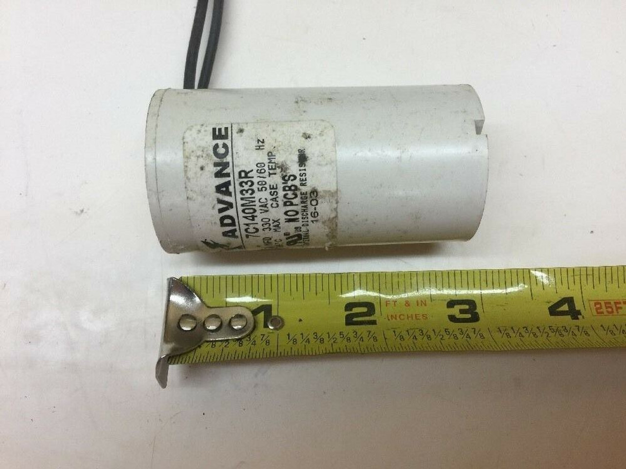 Internal Discharge Resistor 7C140M33R Advance 330 VAC 50/60 Hz Cylinder White