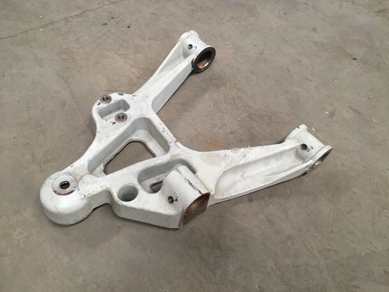 Vehicular Suspension Control Arm 3195194 Oshkosh