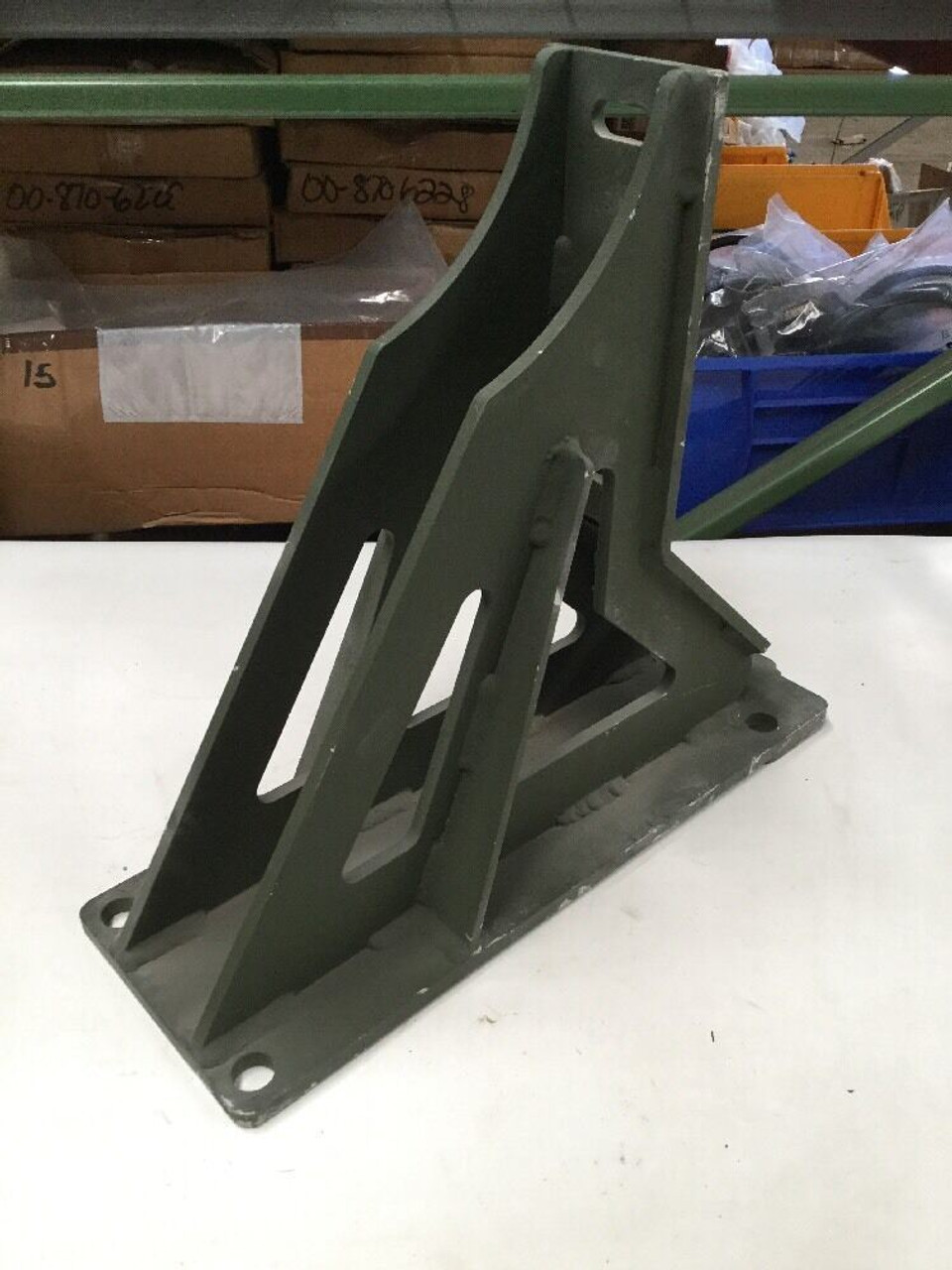 Front Mounting Bracket MK23 MK25 Cargo Truck Steel Construction Upper OD Green 