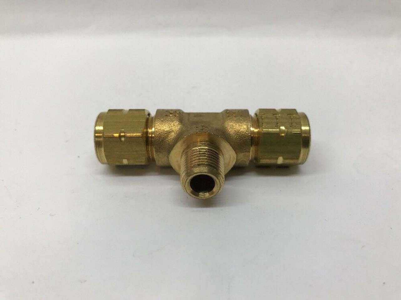 1/4 Pipe to Tube Tee 222-72 CNH America Brass