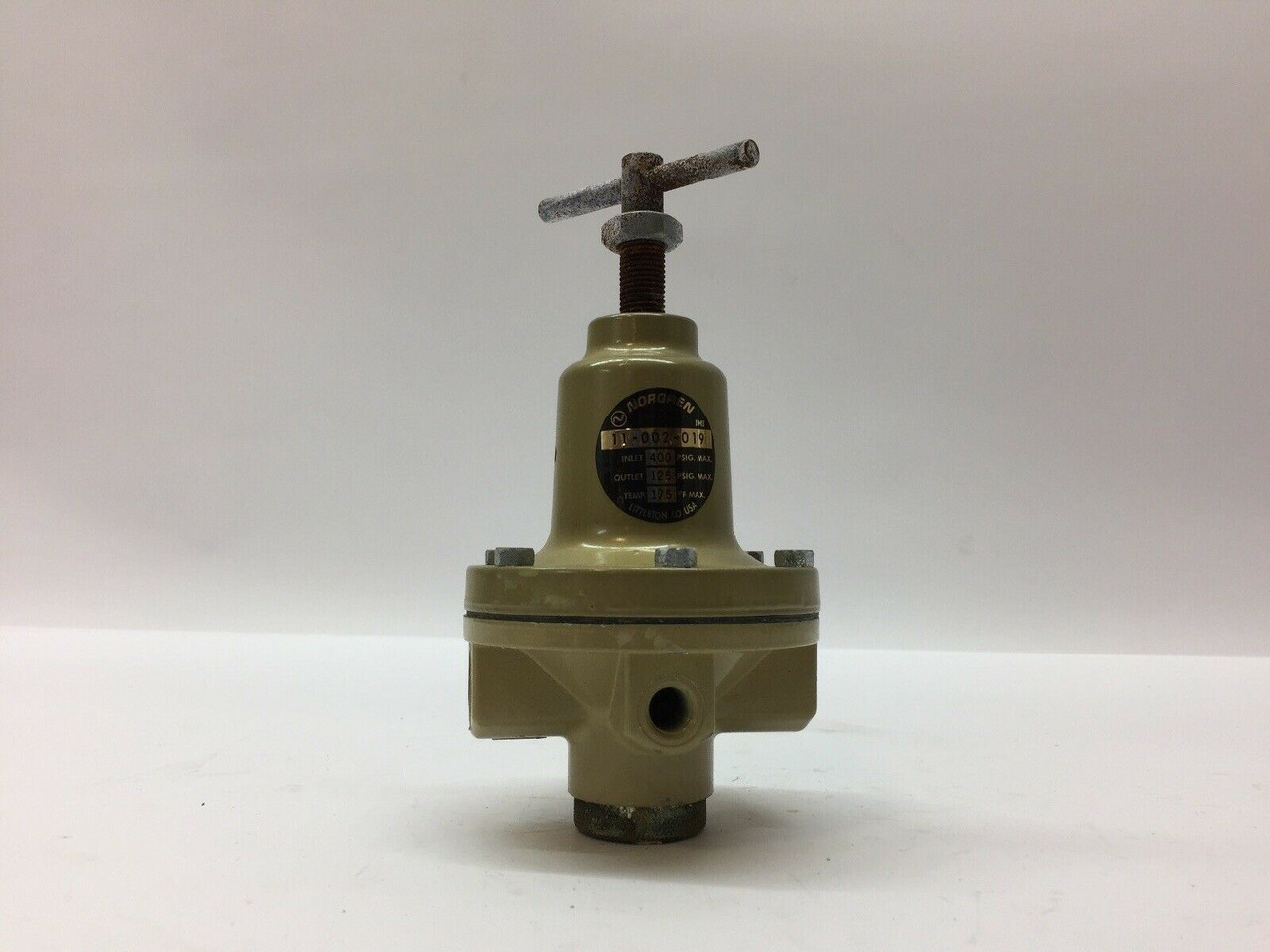 Fluid Pressure Regulating Valve 11-002-019 Norgren 1/4" NPT 400PSIG 28BAR