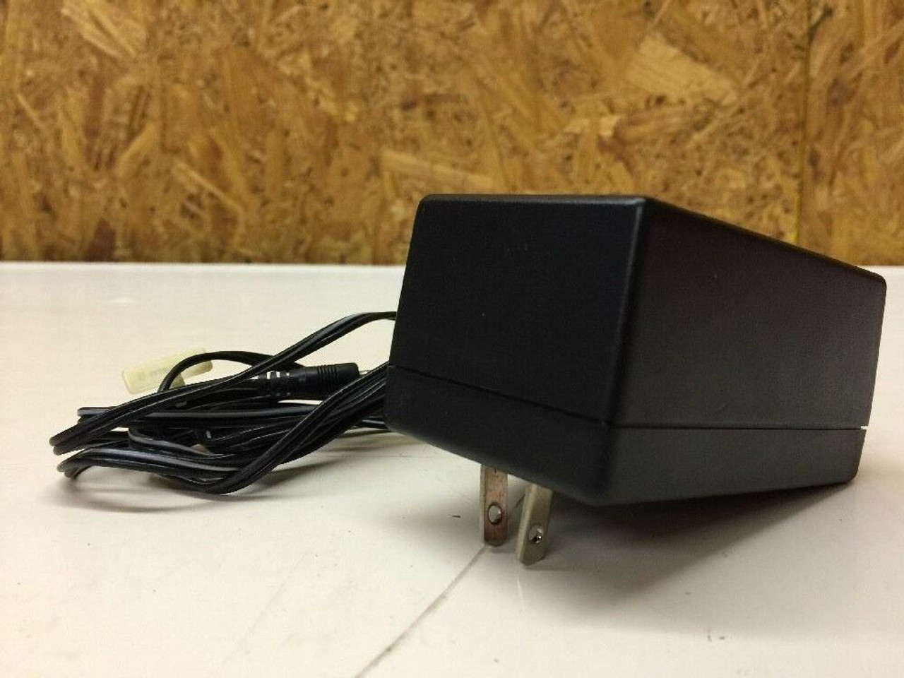 Battery Charger AC/DC Adaptor Model PRS 120-600-US Drager Portable 120VAC