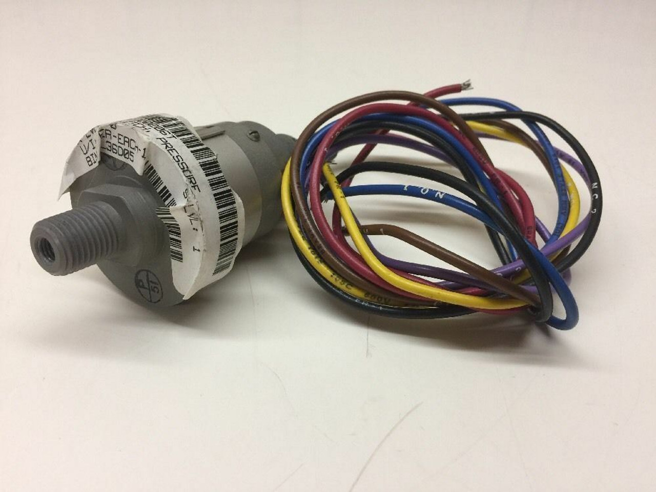 Sensor Dual Snap Pressure Switch 611GM1787 Custom Control 5 Amp 125/250VAC