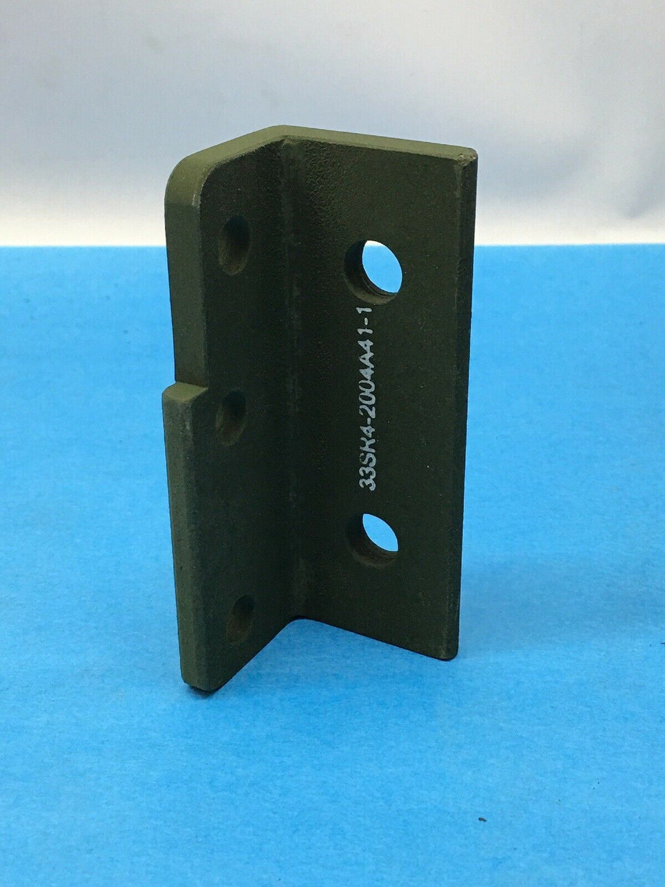 Left-Hand Latch Mounting Bracket 2004A641-1 Steel