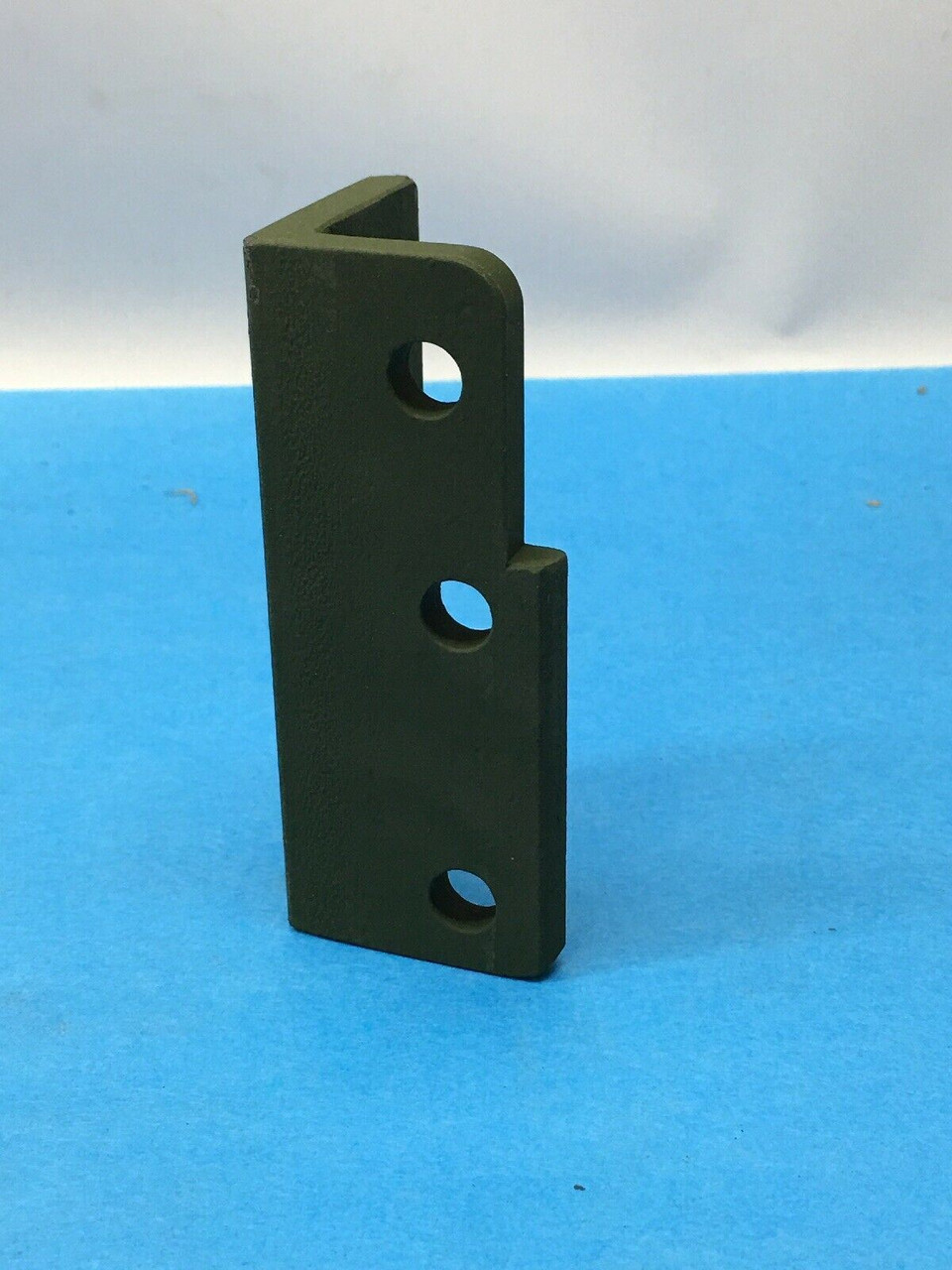 Left-Hand Latch Mounting Bracket 2004A641-1 Steel