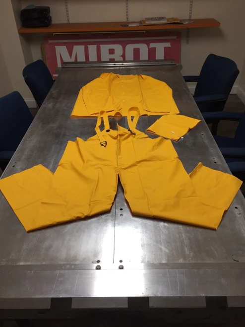 Safety Zone RainSuit Size 6XL Yellow Jacket Detachable Hood & Bib Pants