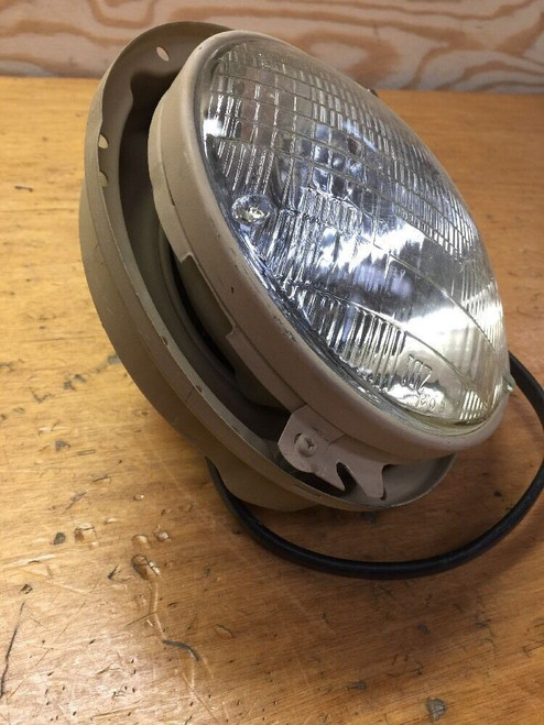 Headlight Housing Kit 3006887 24V Clear Lens MRAP MTVR JERRV Lot of 2