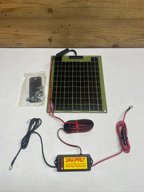 John Deere AT464052 Solarize Battery Charger