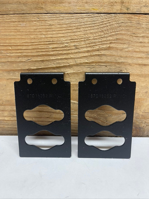 APC Schneider Electric Vertical PDU Mounting Bracket 870-15252 Lot of 2