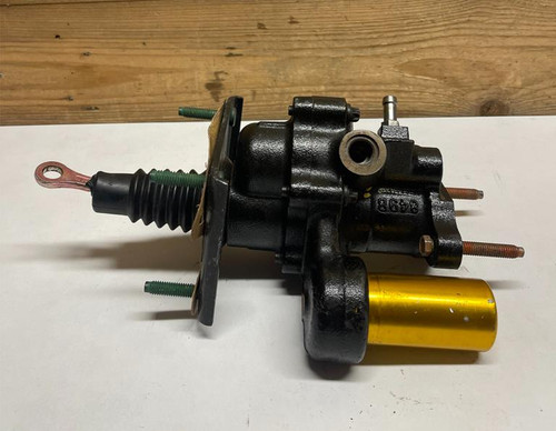 AM General HMMWV Hydraulic Brake Master Cylinder 5582538 2771301 NOS