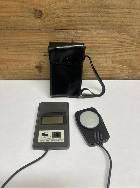 DFC-100 Digital Light Meter Foot Candle Lux Meter w/ Sensor Probe & Case