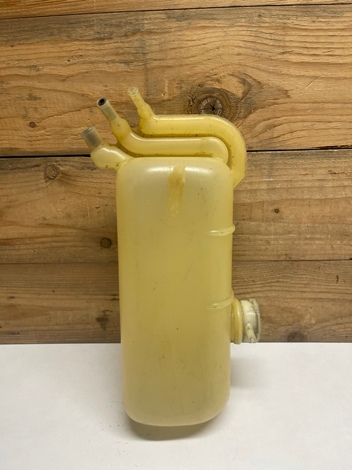 Mercedes-Benz 4065000749 Coolant Expansion Reservoir Tank Unimog U406 U416