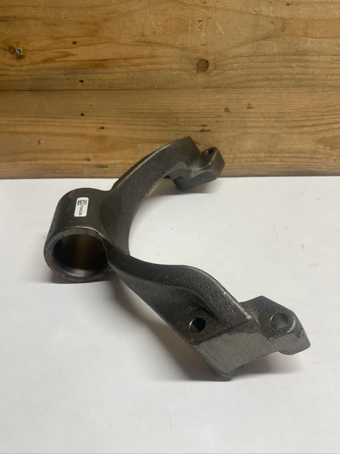 Cummins 3943249 Engine Mount Bracket Front Engine Support OEM