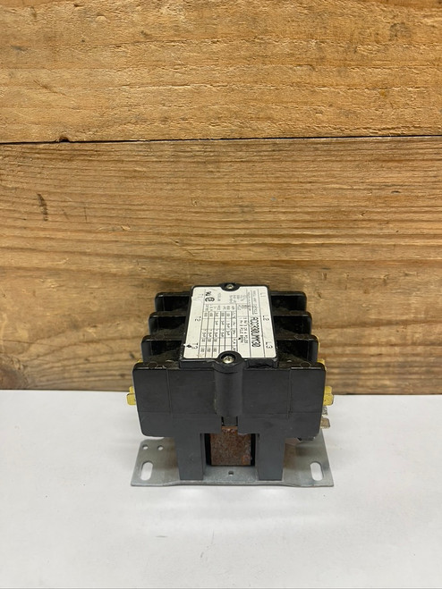 Arrow Hart ACC330UMM30 30A 3-Pole Magnetic Contactor 208-240V Coil