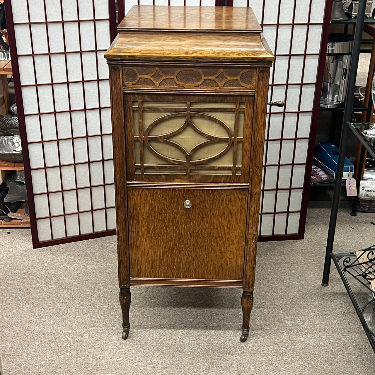Edison Phonograph Disc Model NO. C150 with Records