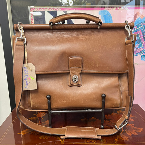 There's nothing else like COACH vintage premium leather!

Saddle Brown Coach Barclay Messenger Bag