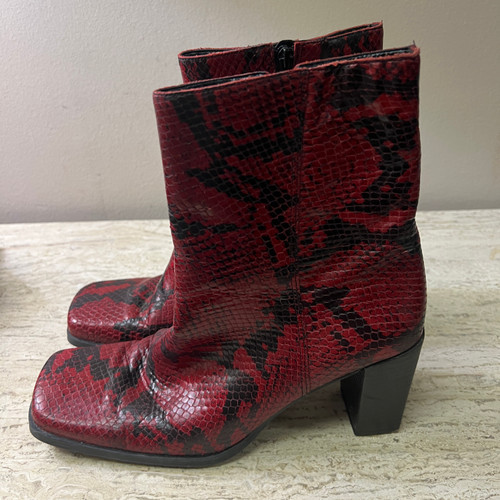 Bandolino Black & Red Snakeskin Side