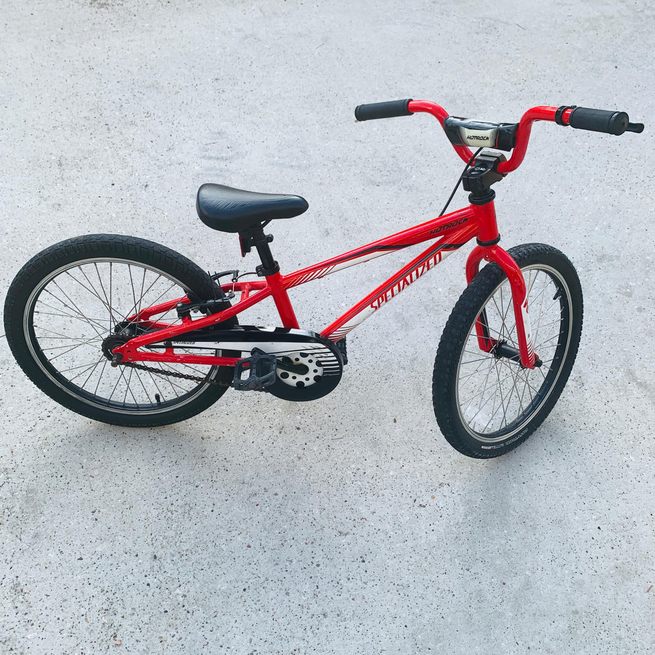 Specialized, Hotrock 20 inch child bike + kickstand and hand brake, Red