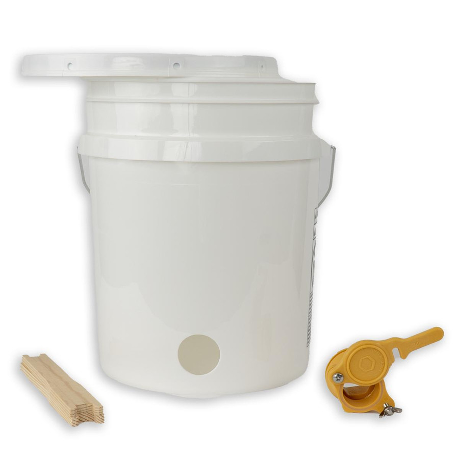 5 Gallon Bottling Pail with Honey Gate,CN205, Mann Lake Ltd. 5 Gallon Bottling Pail with Honey Gate,CN205, Mann Lake Ltd.