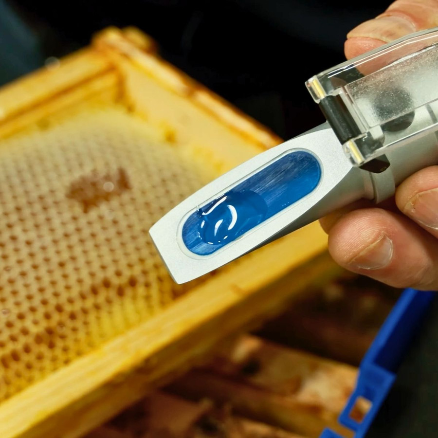 High Quality Metal Refractometer,HH670, Mann Lake Ltd.