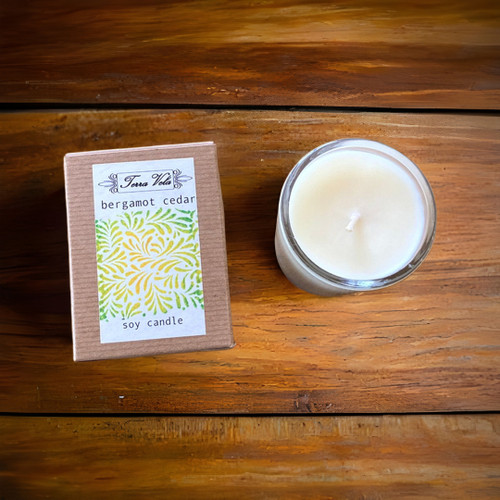 Bergamot Cedar Natural soy wax candle, hand poured in small batches. An artisan soy wax candle of the highest quality. An exotic fragrance with citrus top notes of Bergamot surrounded with nuances of freshly ground Ginger combined with Sandalwood, Cedar, Indian Patchouli and Sweet Basil.  Bergamot has been know to help with anxiety, tension and stress.  Bergamot Cedar Natural soy wax candle, hand poured in small batches. An artisan soy wax candle of the highest quality. An exotic fragrance with citrus top notes of Bergamot surrounded with nuances of freshly ground Ginger combined with Sandalwood, Cedar, Indian Patchouli and Sweet Basil.  Bergamot has been know to help with anxiety, tension and stress.