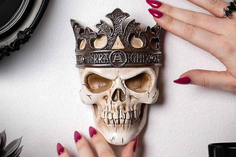 Halloween Decor: Dark Elegance For Every Crypt