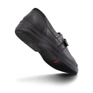 Slip-resistant shoes | Exceeds SATRA 