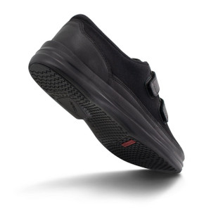 Slip-resistant shoes | Exceeds SATRA 