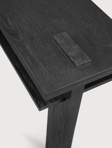 Abstract Consola
