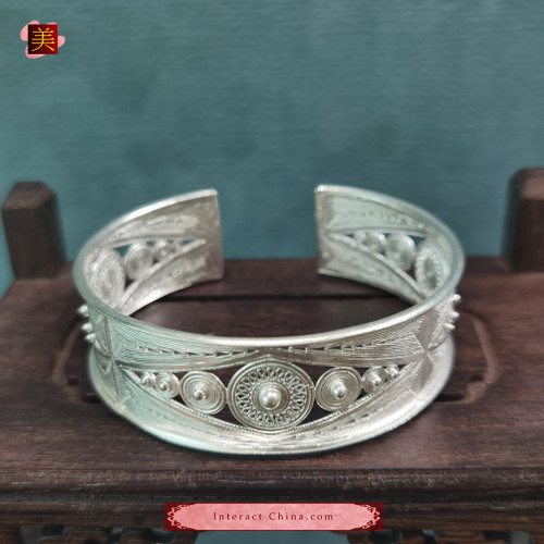 Antique ethnic tribal old silver Bracelet - directcreate.com