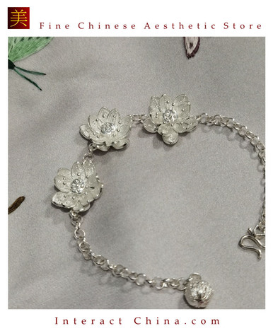 Handmade 999 Fine Silver 8 Open Petal Flower Bracelet with Toggle Clasp