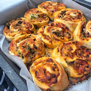 Ham, Mushroom & Zuchini Pizza Scrolls 1