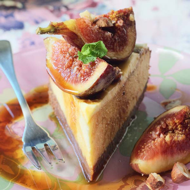 Fresh Fig, Vanilla and Honey Raw "Cheesecake" Fresh Fig, Vanilla and Honey Raw "Cheesecake"