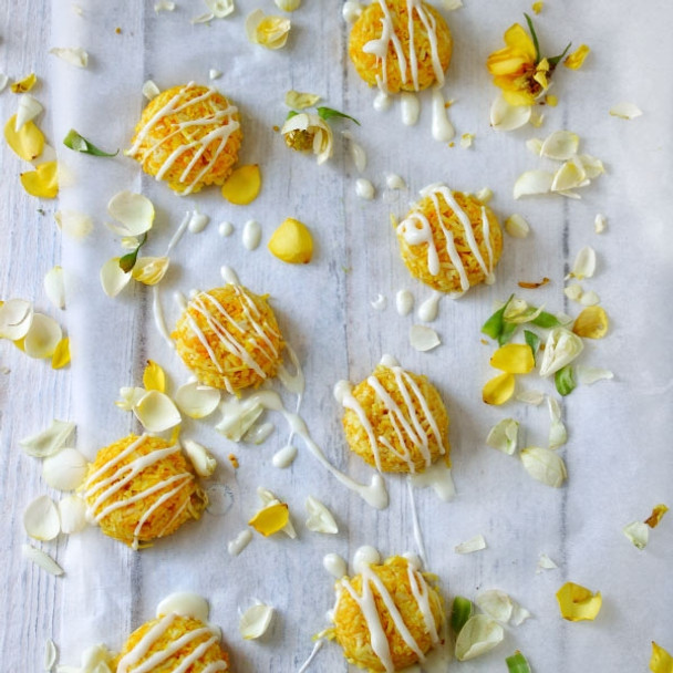 Turmeric Latte Macaroons Turmeric Latte Macaroons