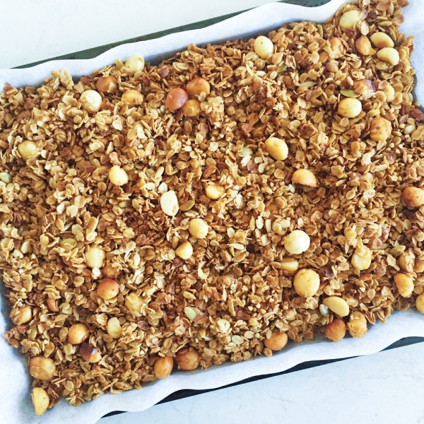 Slow Cooker Honey and Macadamia Granola