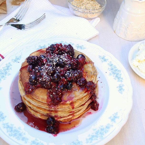 Fluffy Oat & Cinnamon Pancakes with Creamy Maple Syrup Fluffy Oat & Cinnamon Pancakes with Creamy Maple Syrup