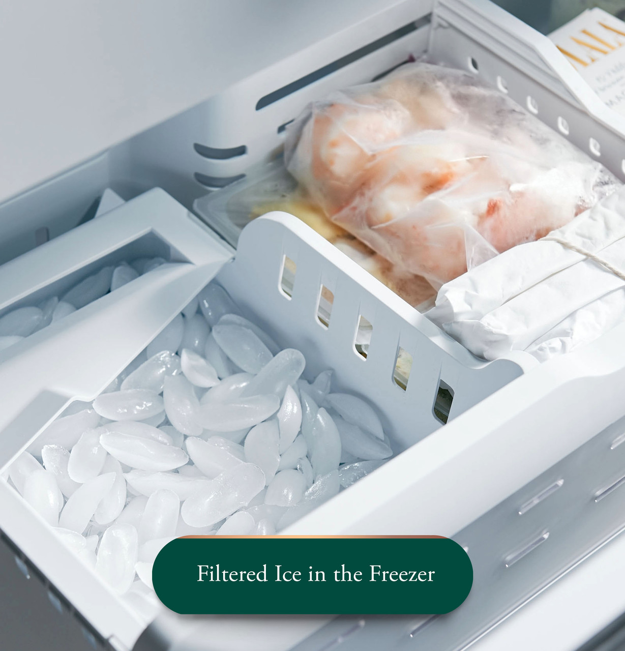 Cafe_Filtered_Ice_in_the_Freezer_CWE23.jpg