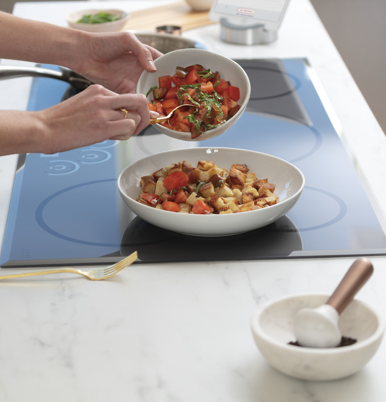 Café™ Series 36 Built-In Touch Control Induction Cooktop