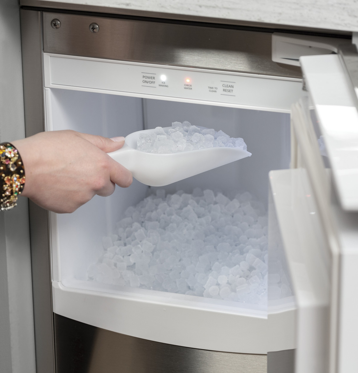 Buy Viking 15 Outdoor Undercounter/ Freestanding Nugget Ice Machine