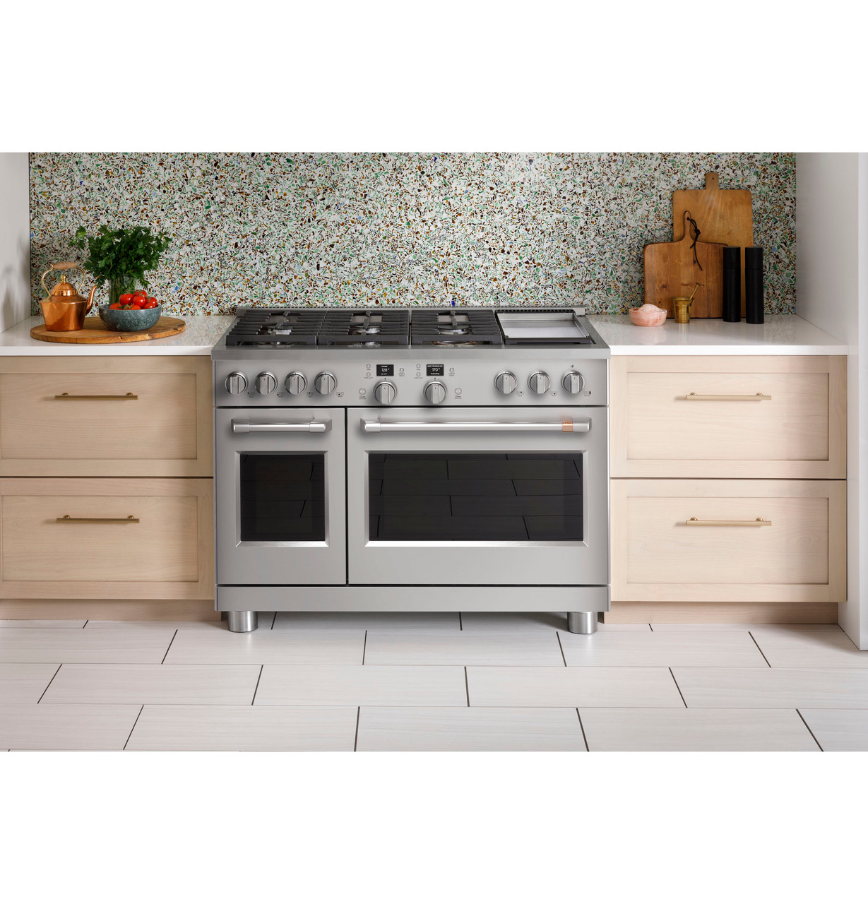 Cafe - CGU486P2TS1 - Café™ 48 Commercial-Style Gas Rangetop with 6 Burners  and Integrated Griddle (Natural Gas)-CGU486P2TS1