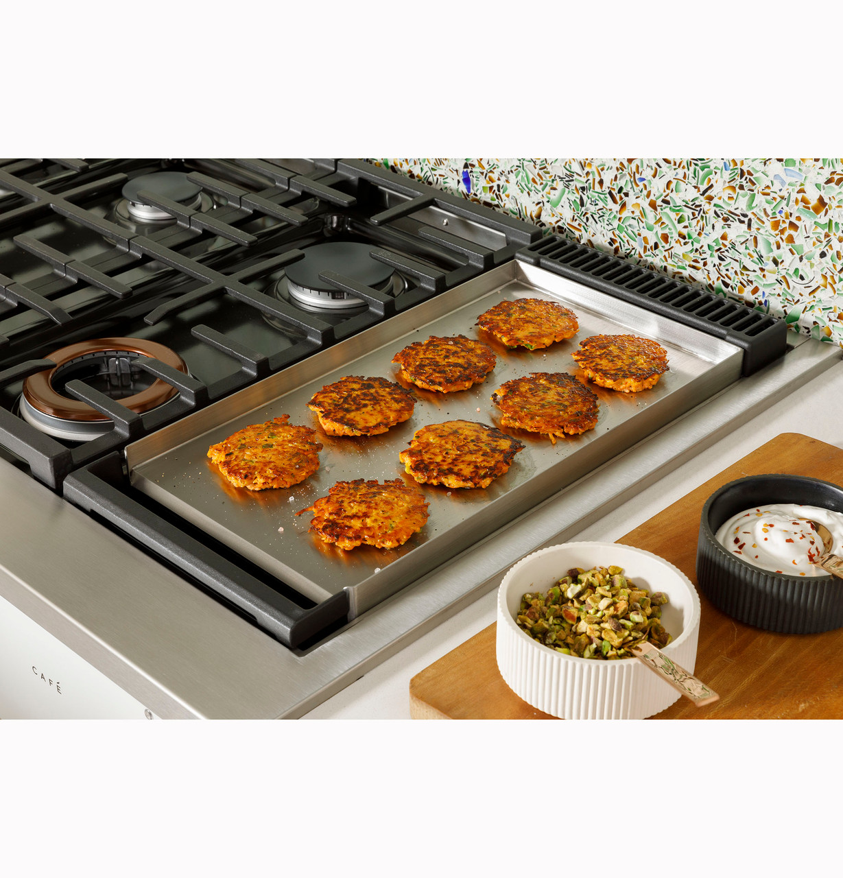 Café™ 48 Smart Dual-Fuel Commercial-Style Range with 6 Burners and Griddle  (Natural Gas) - C2Y486P4TW2 - Cafe Appliances