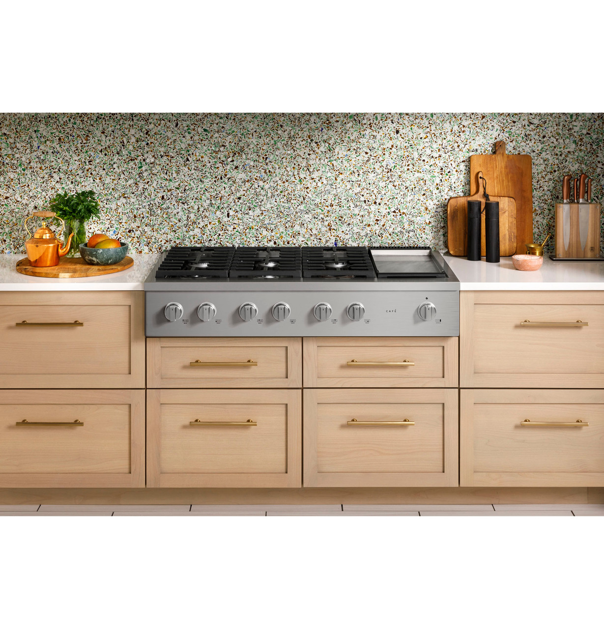 Cafe - CGU486P2TS1 - Café™ 48 Commercial-Style Gas Rangetop with 6 Burners  and Integrated Griddle (Natural Gas)-CGU486P2TS1