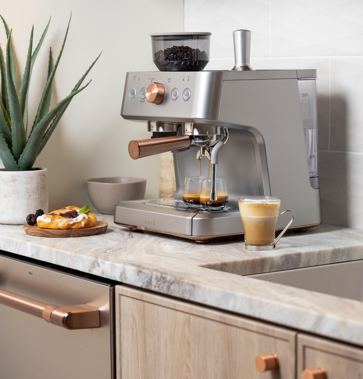 Cafe_Espresso_Bellissimo_C7CESAS2RS3_SS_9.jpg