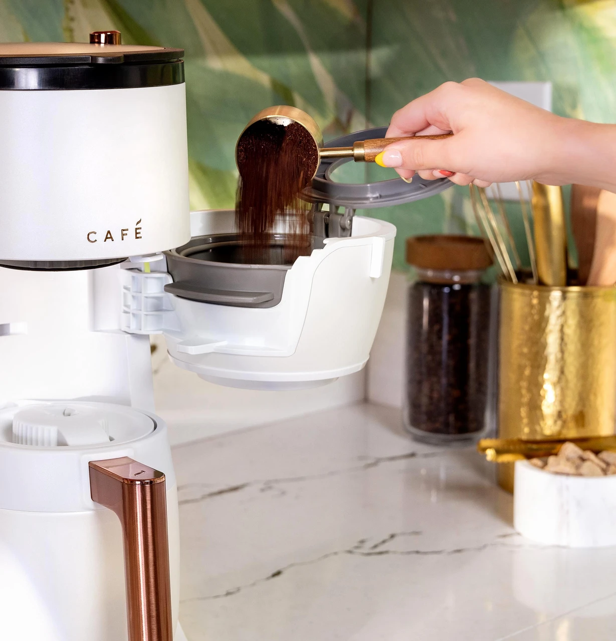 coffee☆ CAFÉ™ Specialty Grind and Brew Coffee Maker with Thermal Carafe