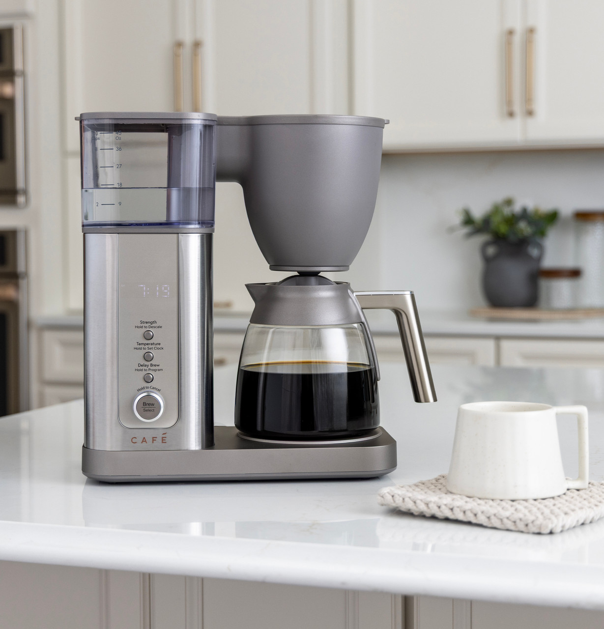 Cafe_Smalls_GlassCarafe_Homearma_2b_StainlessSteelSCACertified_FinalCropped.jpg
