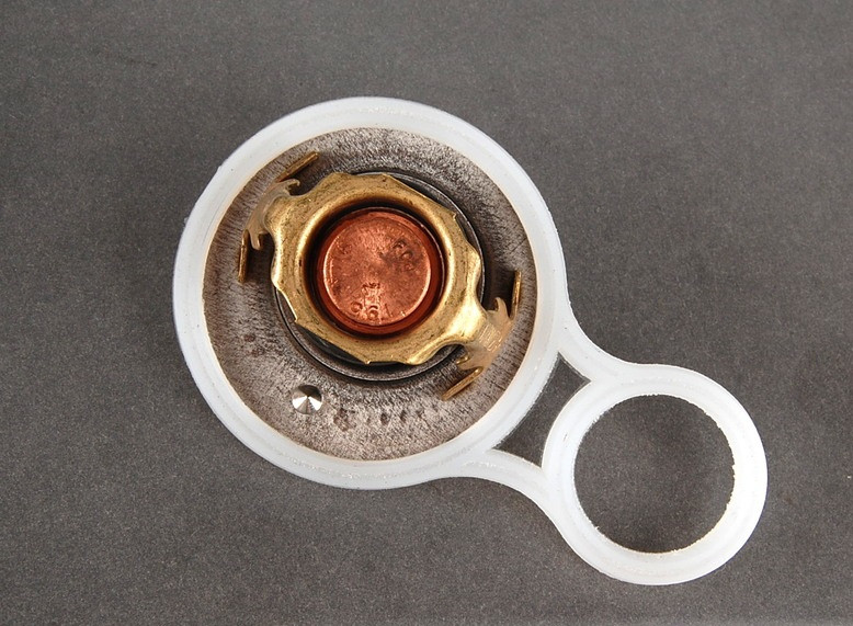 Genuine Cooling System Thermostat With Gasket 11 53 7 596 787 - MINI Shop