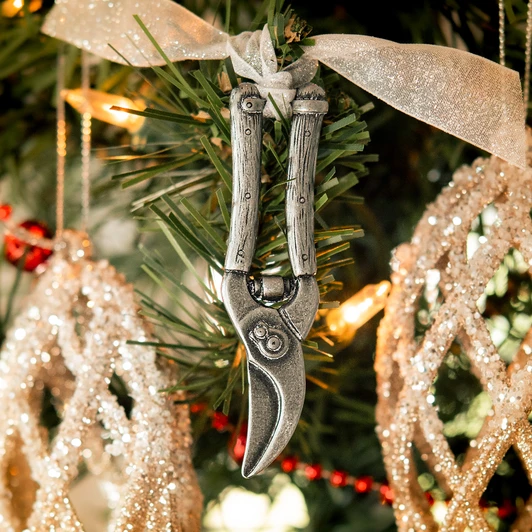 Gardening Clippers Christmas Ornament – A Gift for Garden Lovers